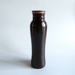 Rankų darbo juoda varinė gertuvė – matinė apdaila (900 ml)