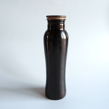 Rankų darbo juoda varinė gertuvė – matinė apdaila (900 ml)